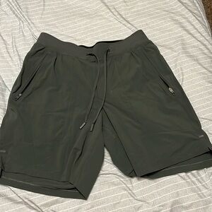 LuLu lemon athletic shorts MEN- Med (30). like new condition